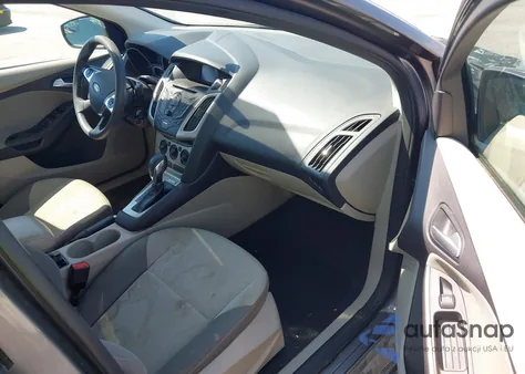 2014 Ford Focus Se z USA, uszkodzony, nr VIN 1FADP3F26EL334360